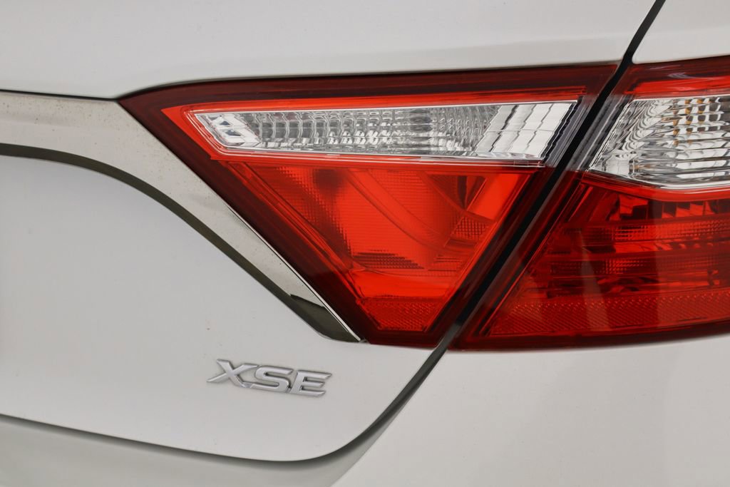 Used 2017 Toyota Camry XSE w/ Moonroof Package image 40