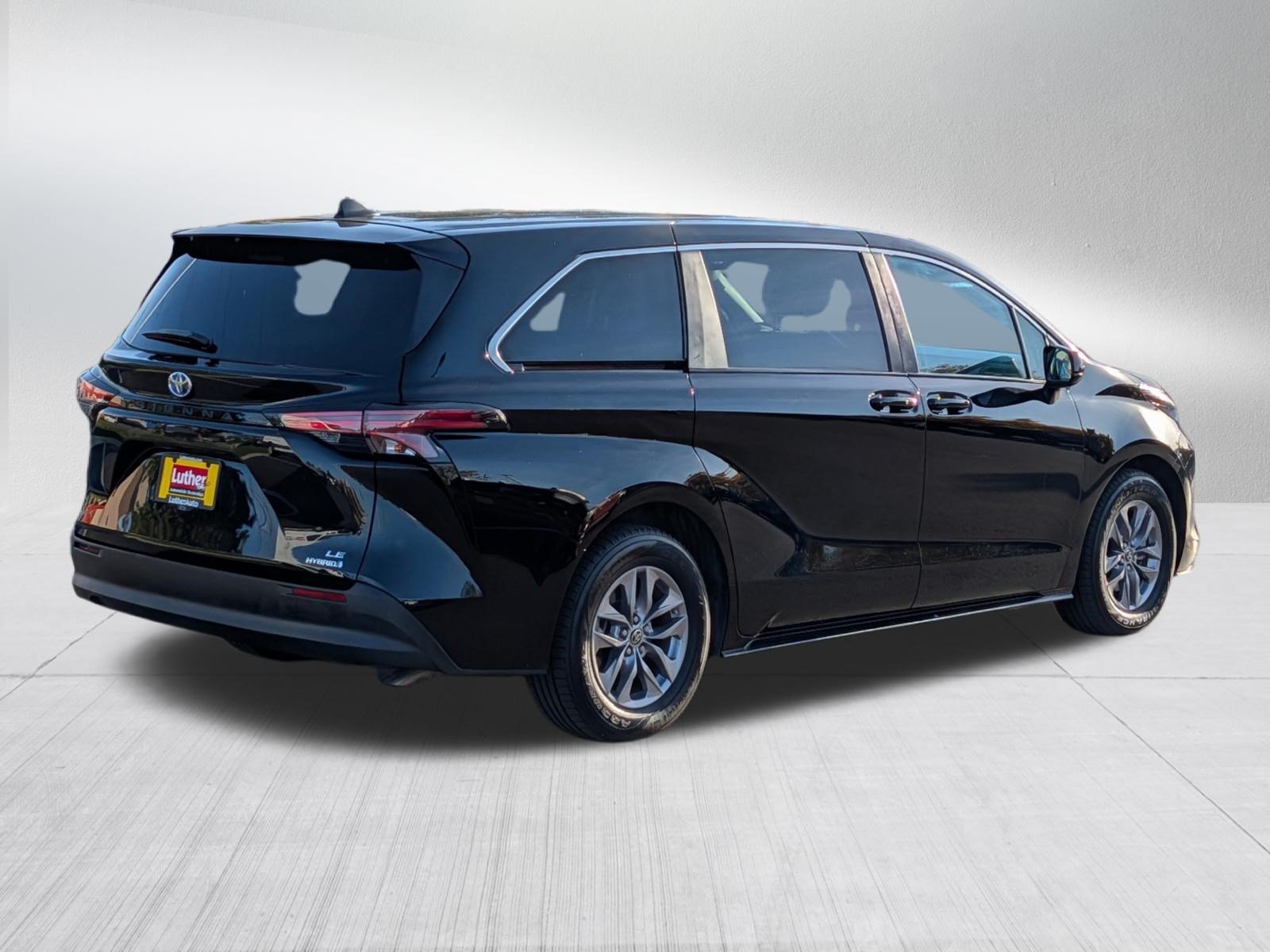 Used 2022 Toyota Sienna LE FWD image 7