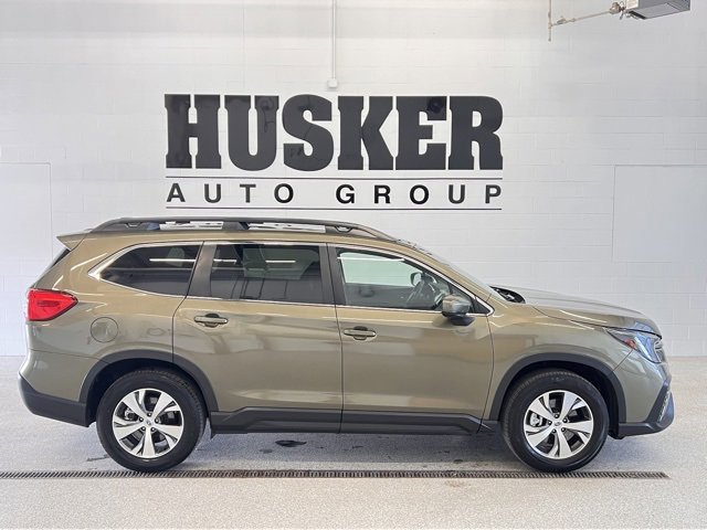 Used 2024 Subaru Ascent Premium w/ Convenience Package image 2