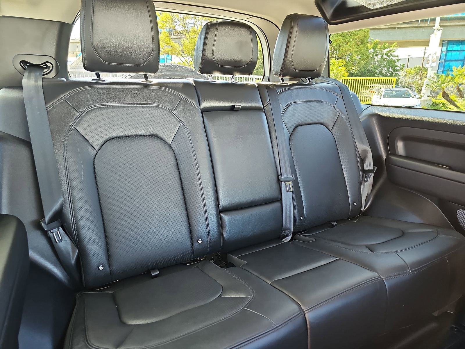 Used 2024 Land Rover Defender 90 S image 11