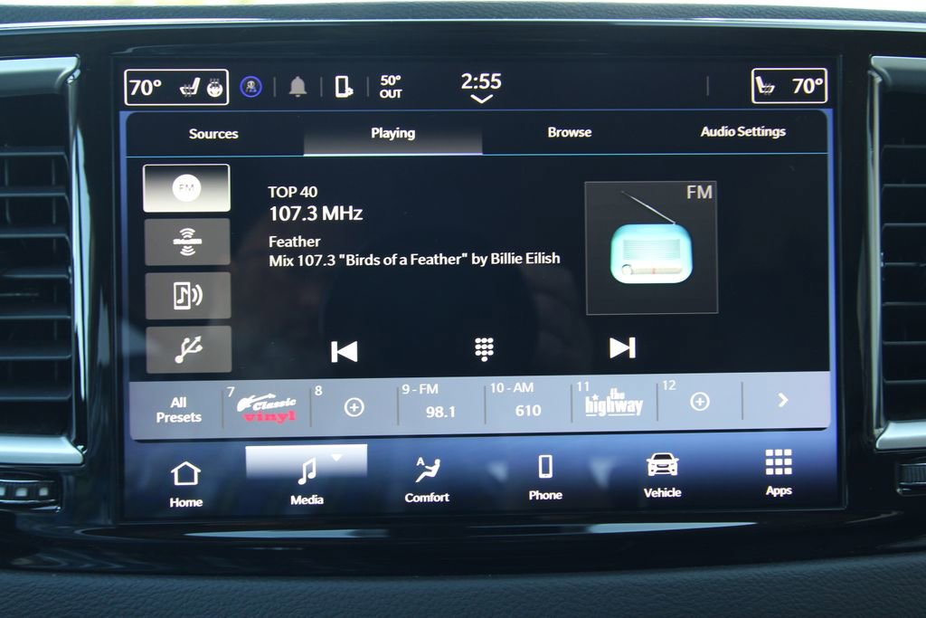 Used 2024 Chrysler Pacifica Touring-L FWD image 31