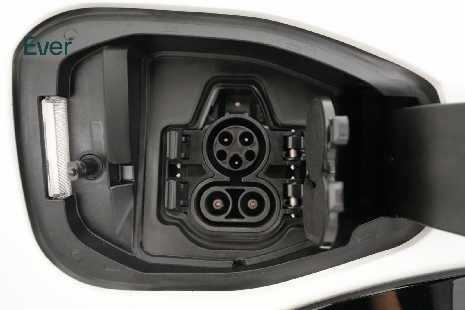 Used 2023 Nissan Ariya AWD image 24