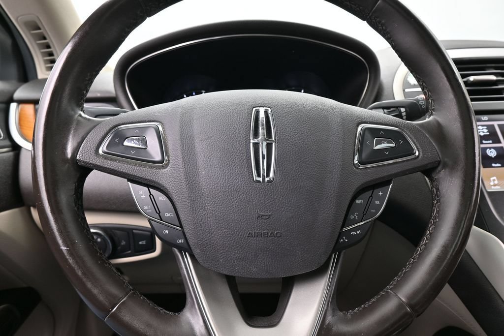 Used 2019 Lincoln MKC Select w/ Select Plus Package FWD image 25
