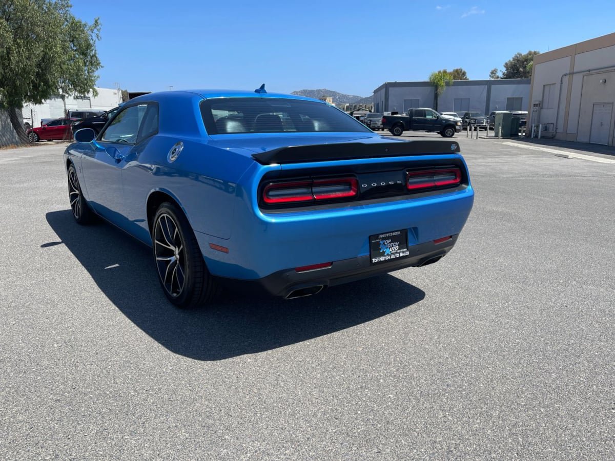 Used 2016 Dodge Challenger R/T Scat Pack w/ Leather Interior Group RWD image 7