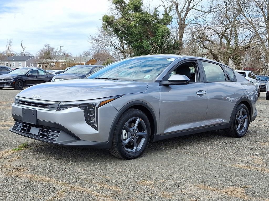 Certified 2025 Kia K4 FWD image 3