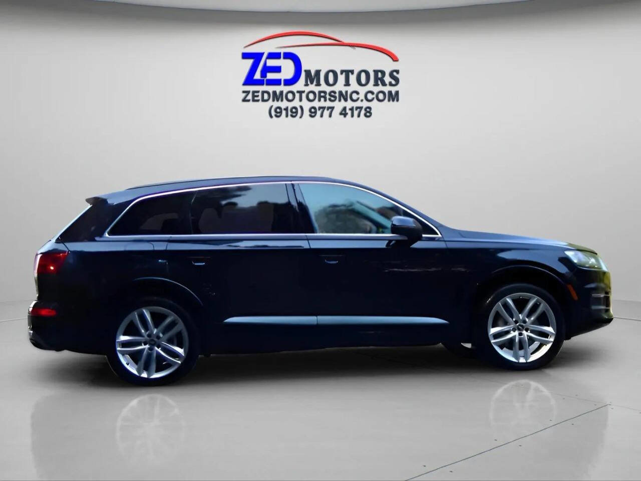 Used 2017 Audi Q7 3.0T Prestige image 4