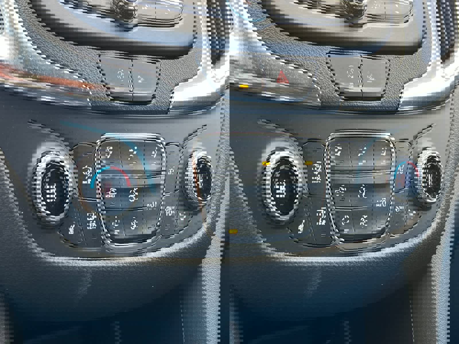 Used 2024 Chevrolet Equinox LT image 20