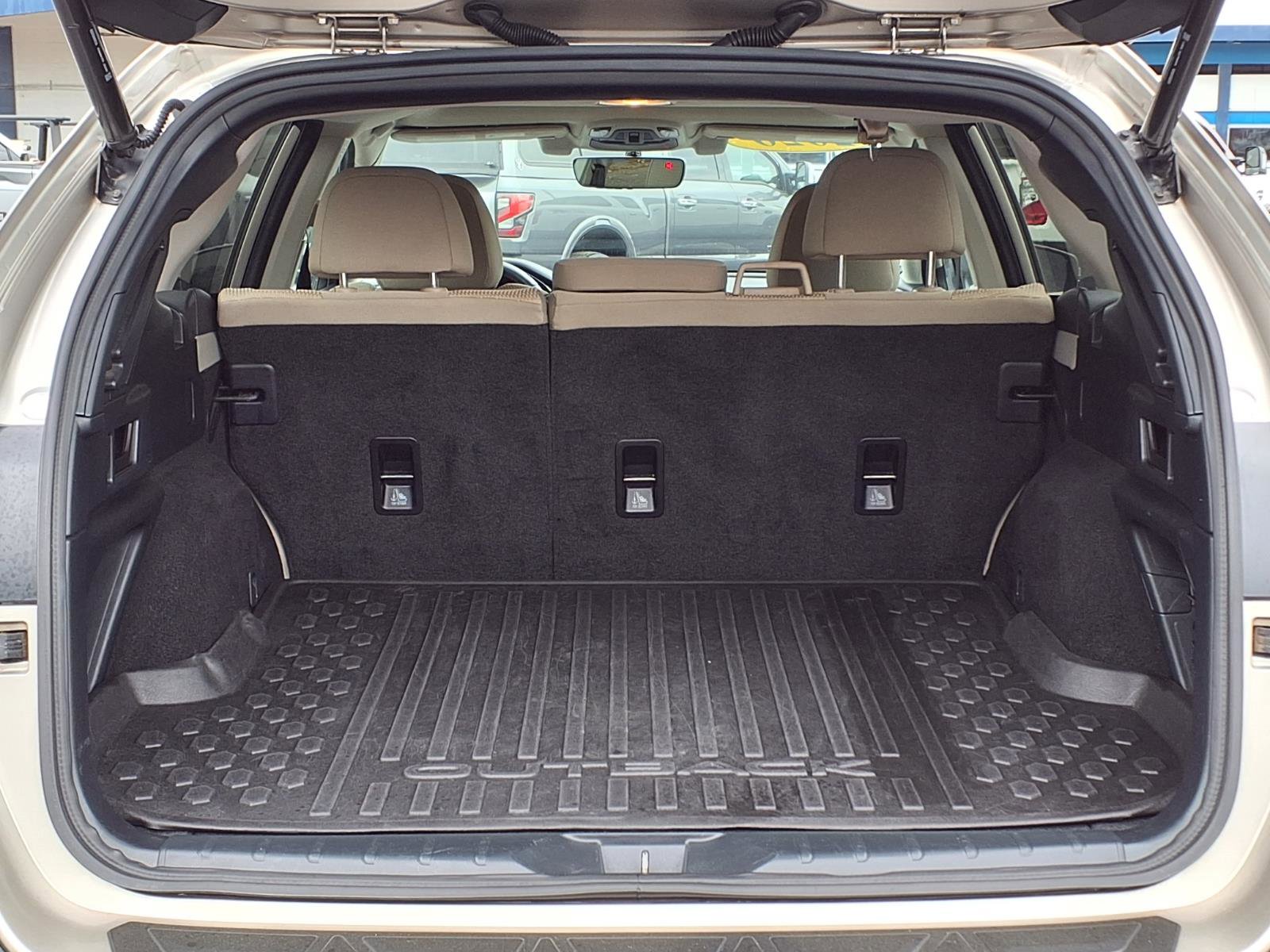 Used 2020 Subaru Outback Premium image 6