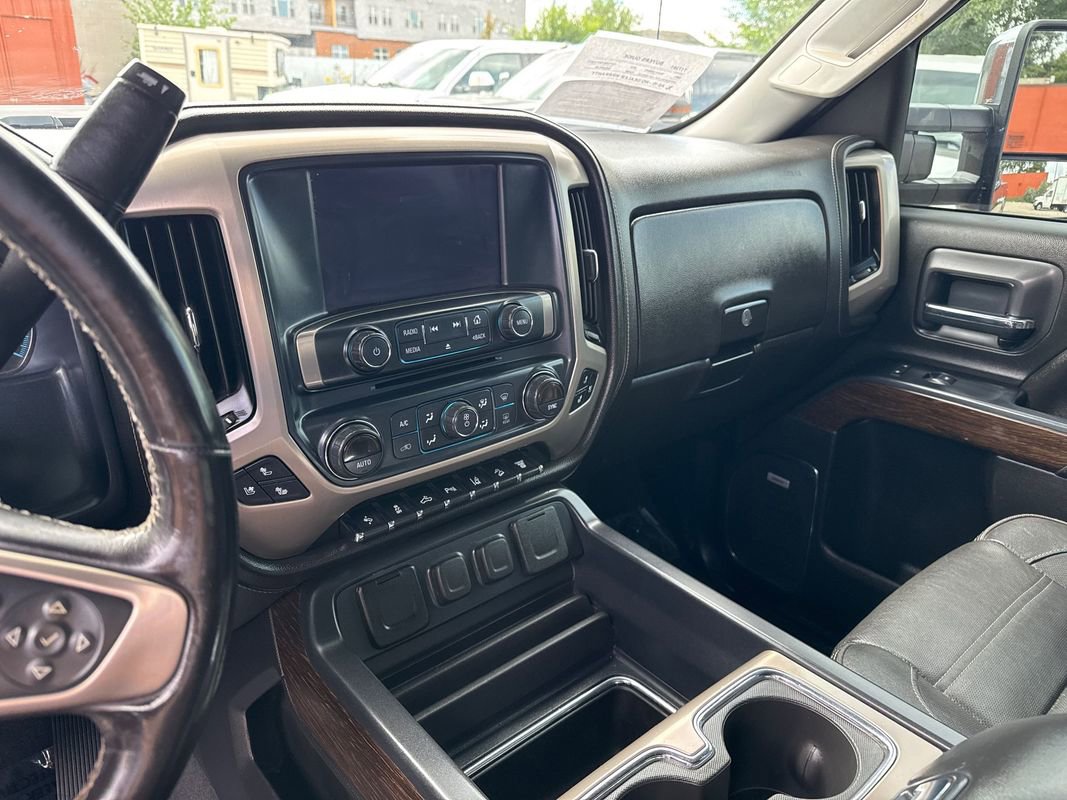 Used 2019 GMC Sierra 2500 Denali w/ Duramax Plus Package image 13