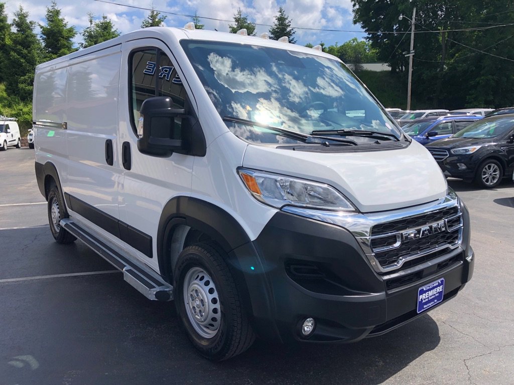 Used 2025 RAM ProMaster 2500 w/ U-Haul Equipment Group FWD image 8
