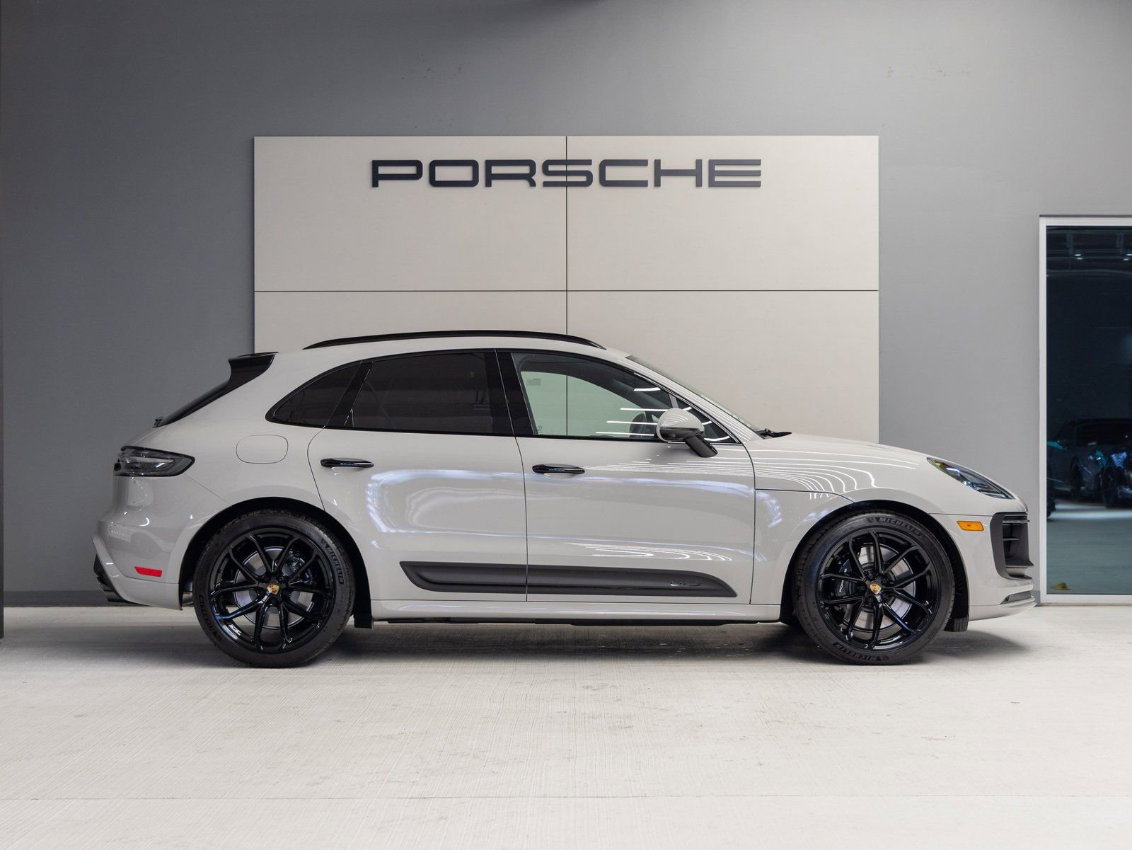 New 2026 Porsche Macan GTS AWD/4WD image 8