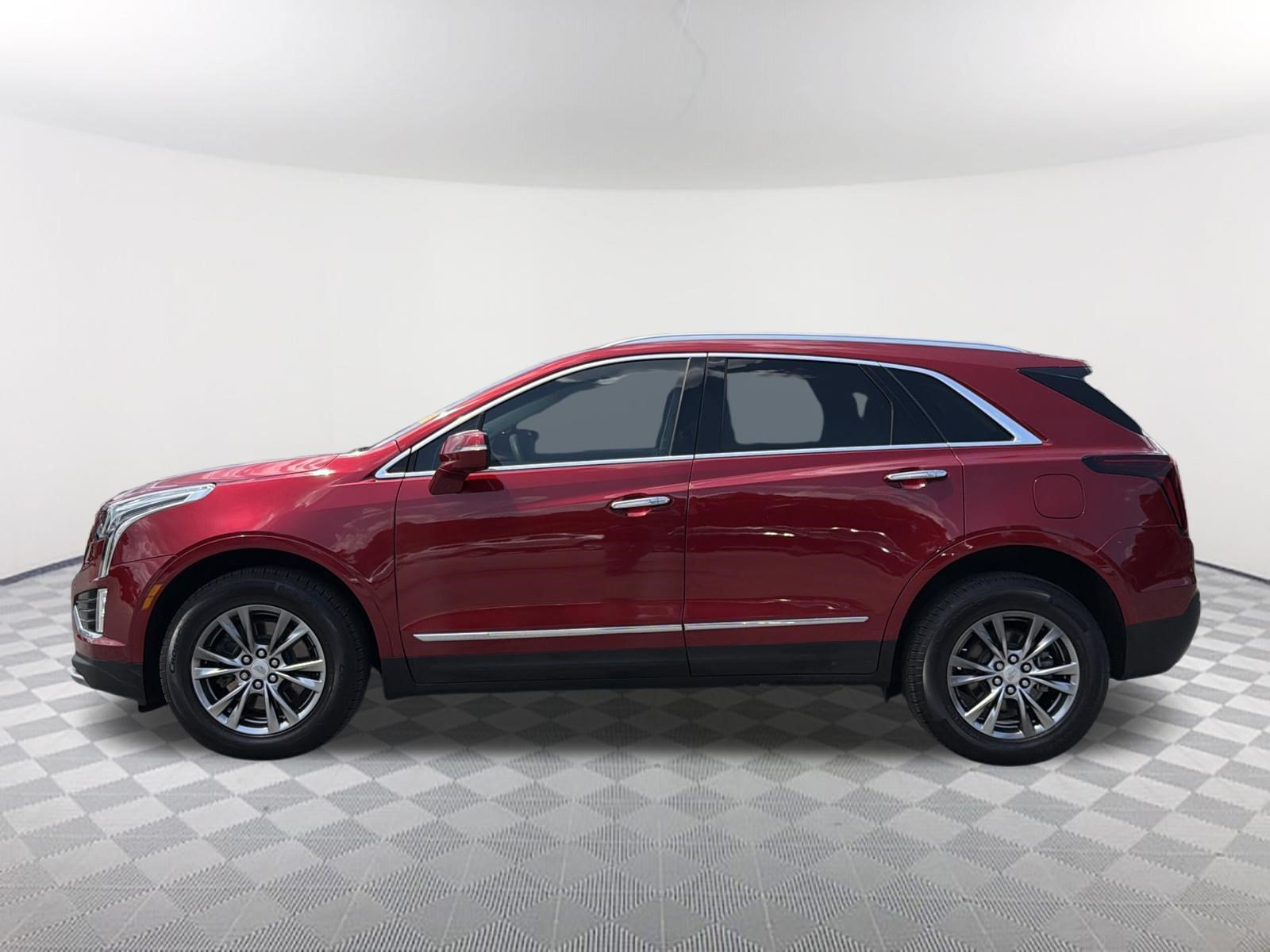 Used 2023 Cadillac XT5 Premium Luxury FWD image 2