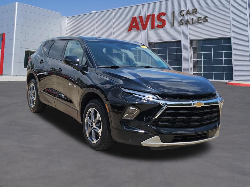 Used 2025 Chevrolet Blazer LT FWD image 9