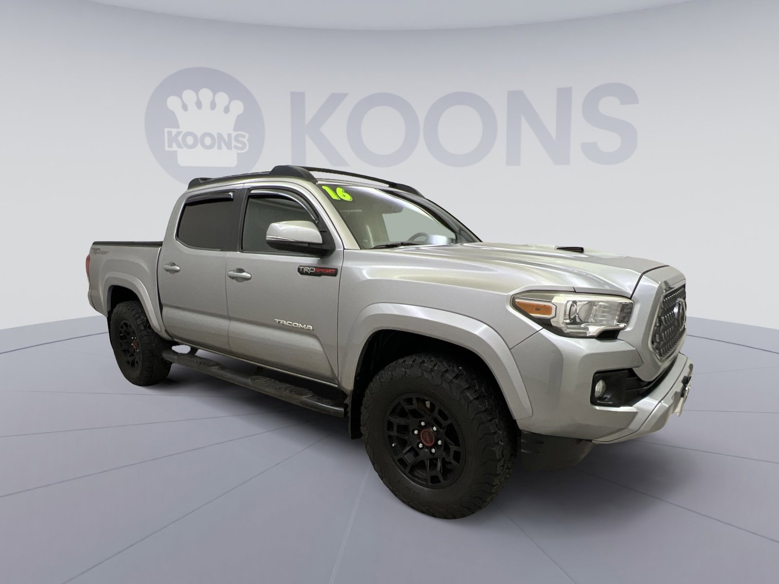 Used 2016 Toyota Tacoma TRD Sport image 7