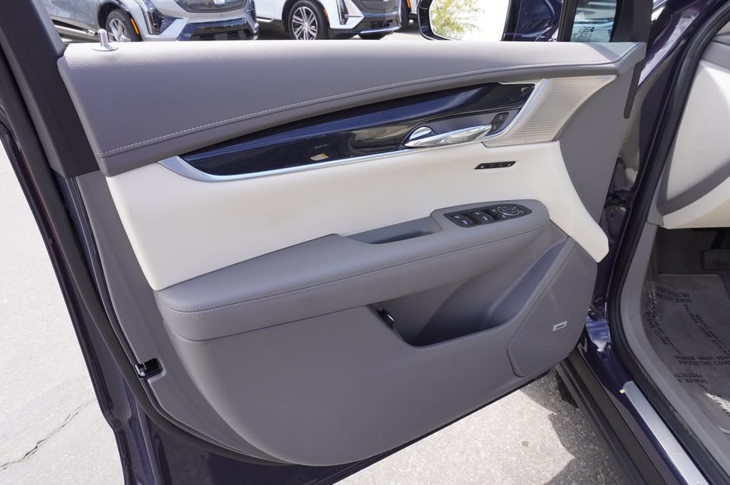 Certified 2025 Cadillac XT6 Premium Luxury FWD image 19