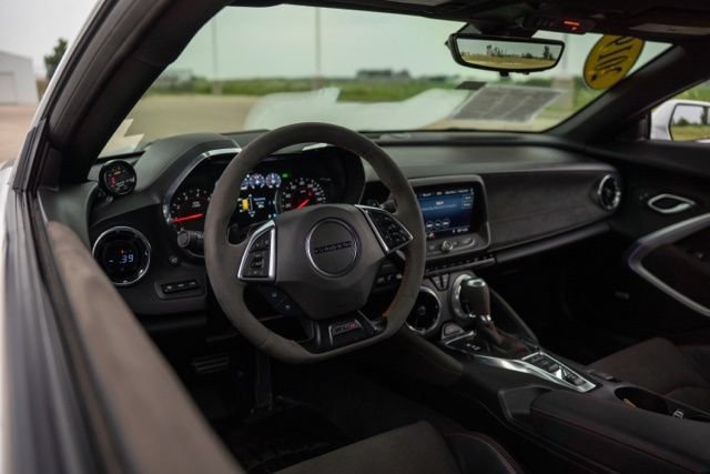 Used 2019 Chevrolet Camaro ZL1 RWD image 12