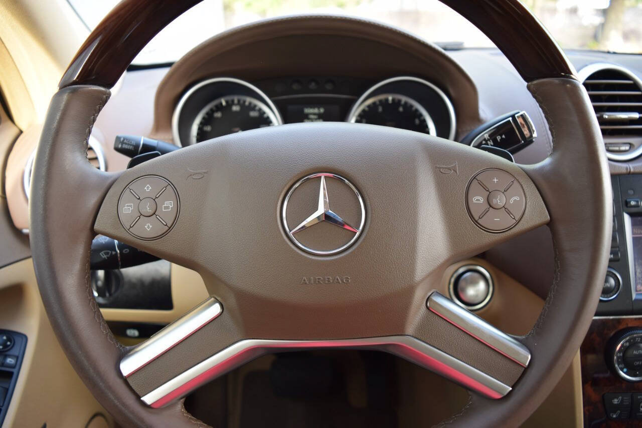 Used 2011 Mercedes-Benz GL 550 4MATIC image 28