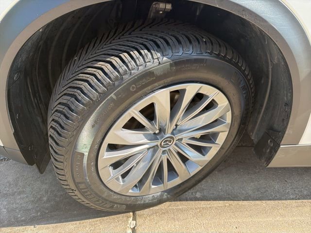 Used 2024 MAZDA CX-90 Plug-In Hybrid w/ Preferred AWD/4WD image 9