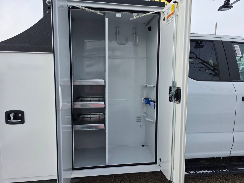 New 2026 Ford F550 4x4 Supercab Super Duty image 40