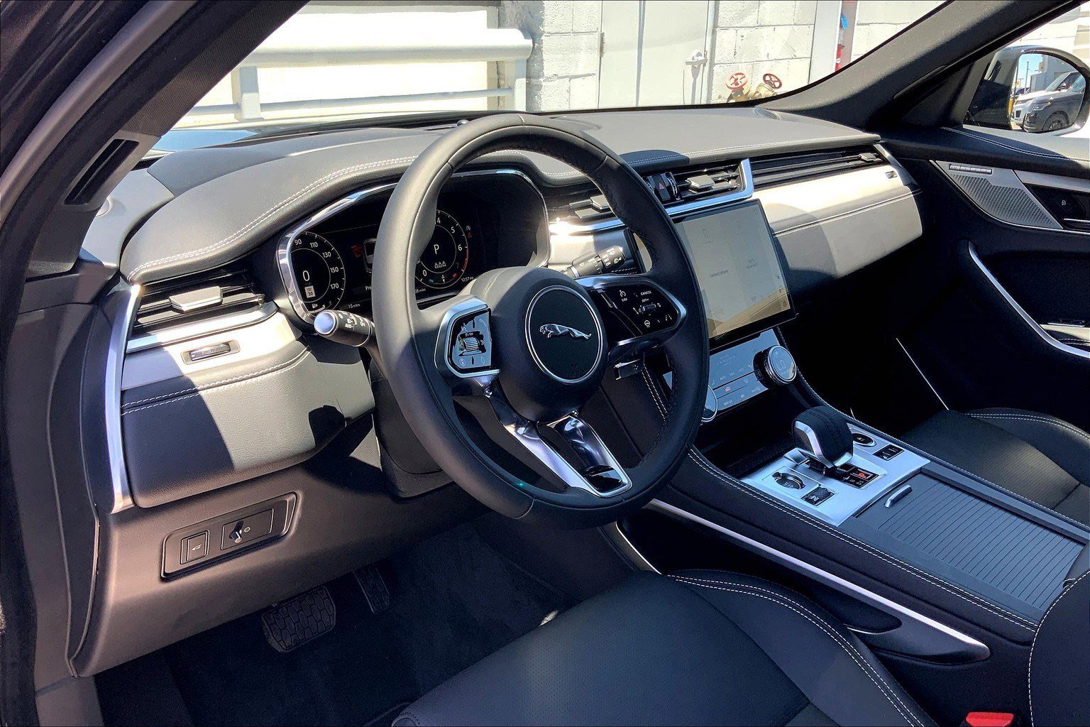 New 2026 Jaguar F-PACE R-Dynamic S image 4