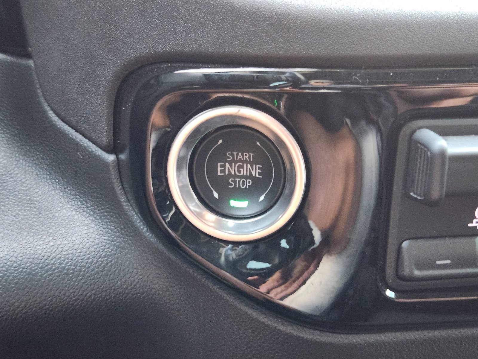 Certified 2025 Chevrolet Silverado 1500 LT RWD image 23