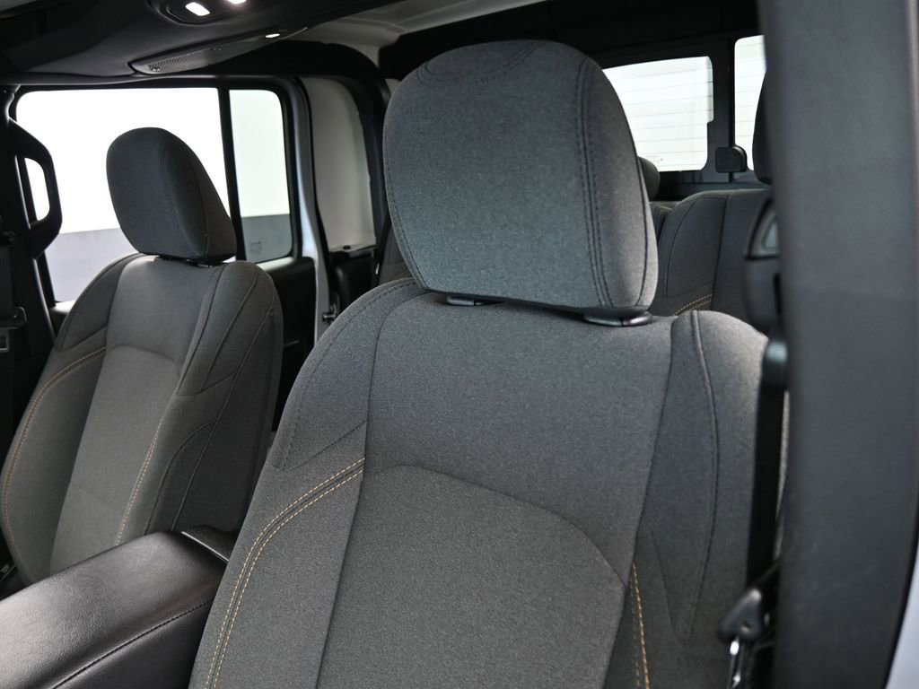 Used 2024 Jeep Gladiator Sport image 14