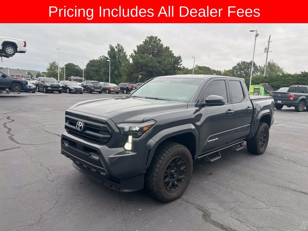 Used 2025 Toyota Tacoma SR5 AWD/4WD image 7