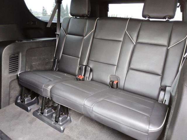 Used 2023 Cadillac Escalade ESV Sport AWD/4WD image 2