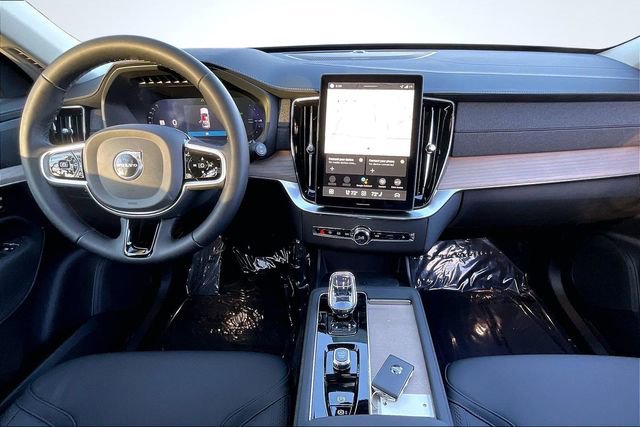 New 2026 Volvo XC90 T8 Plus w/ Protection Package Premier image 6