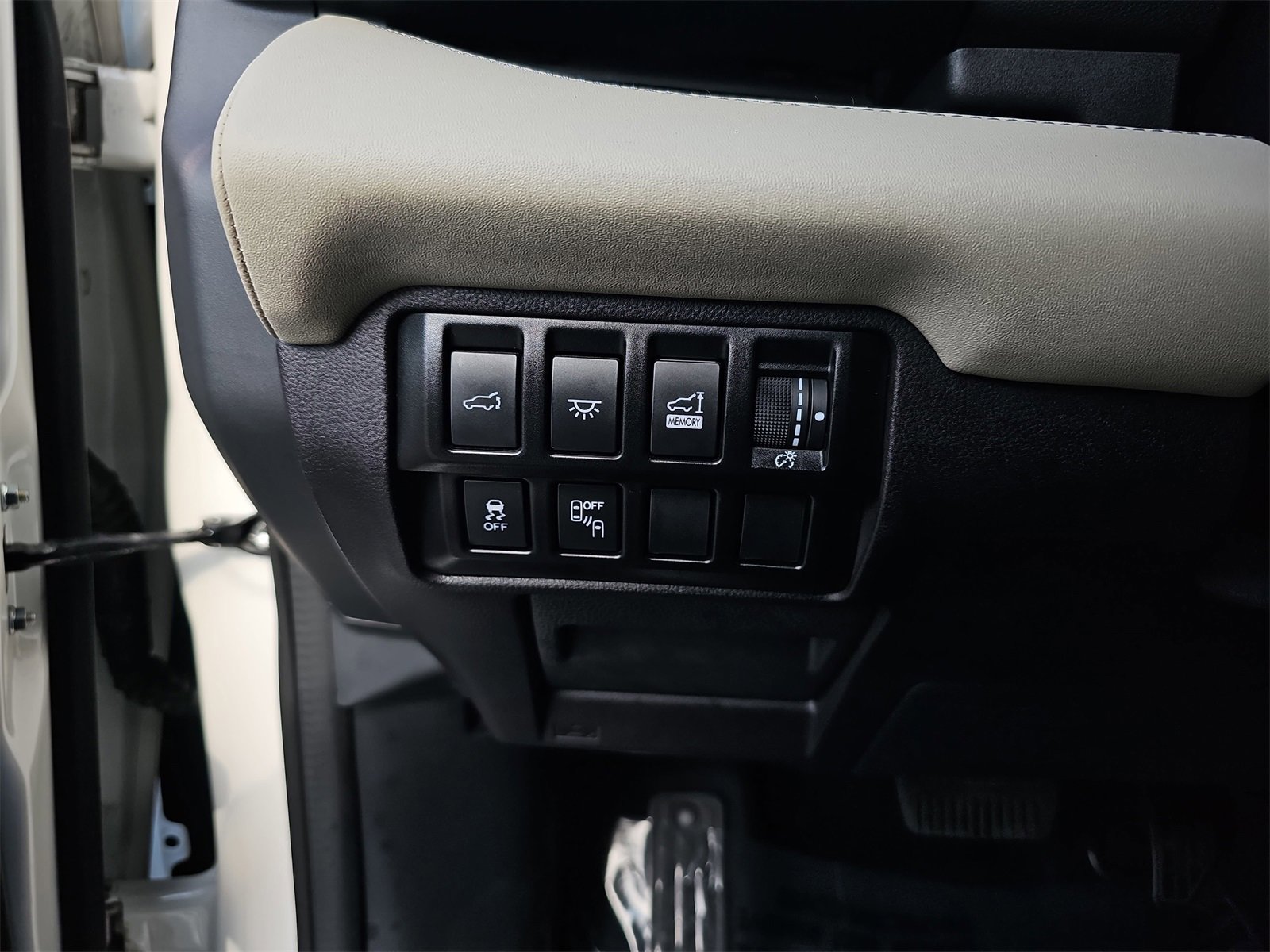 Used 2022 Subaru Ascent Limited w/ Technology Package image 29