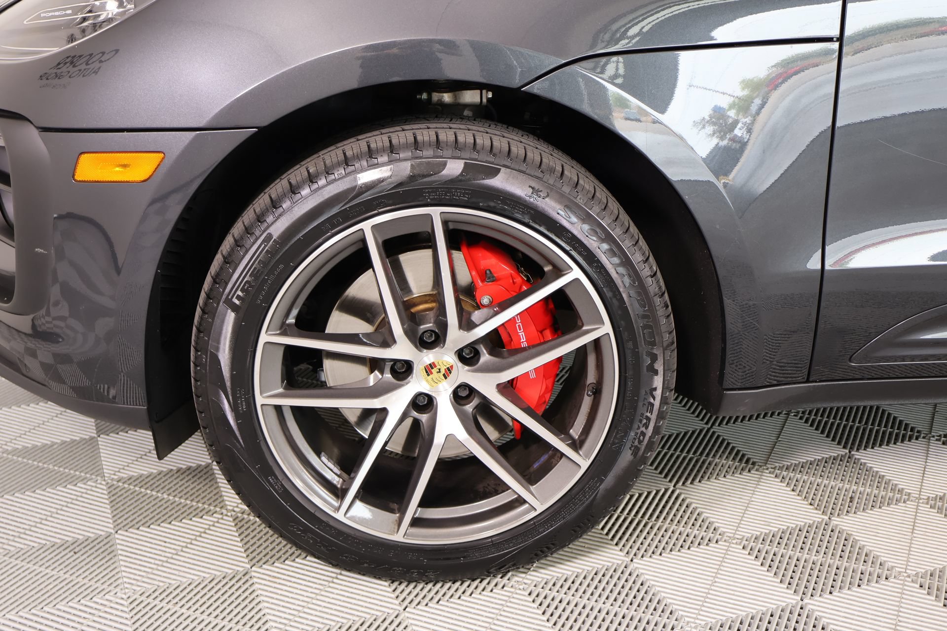 Used 2023 Porsche Macan S AWD/4WD image 18