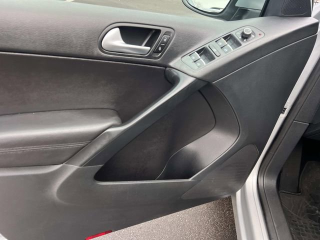 Used 2017 Volkswagen Tiguan Wolfsburg Edition image 14