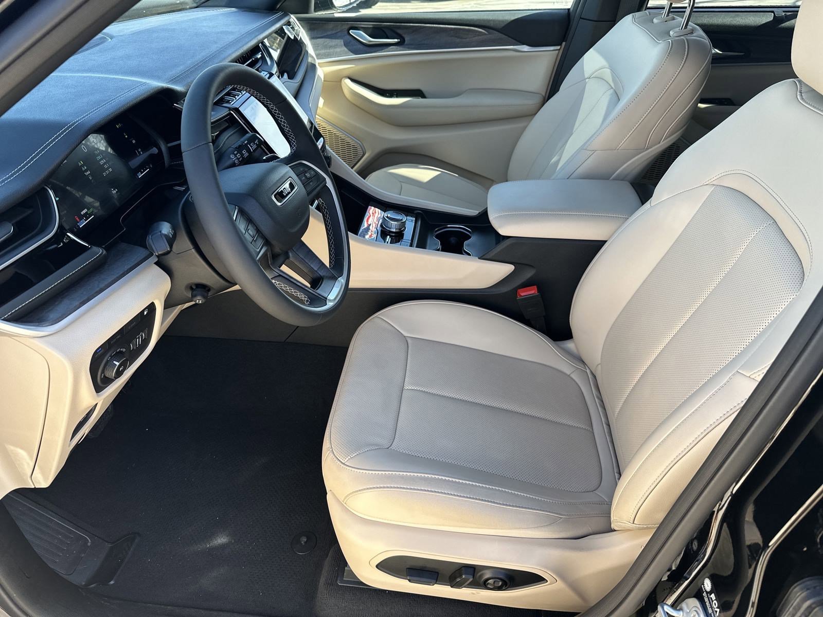 New 2024 Jeep Grand Cherokee Limited 4xe w/ Luxury Tech Group II AWD/4WD image 9