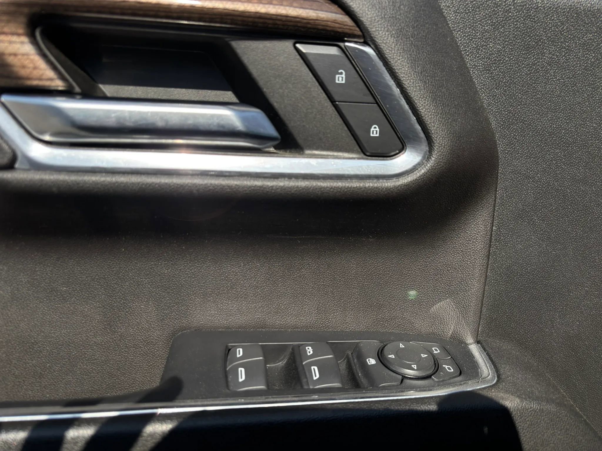 Used 2023 Chevrolet Silverado 1500 LT image 21