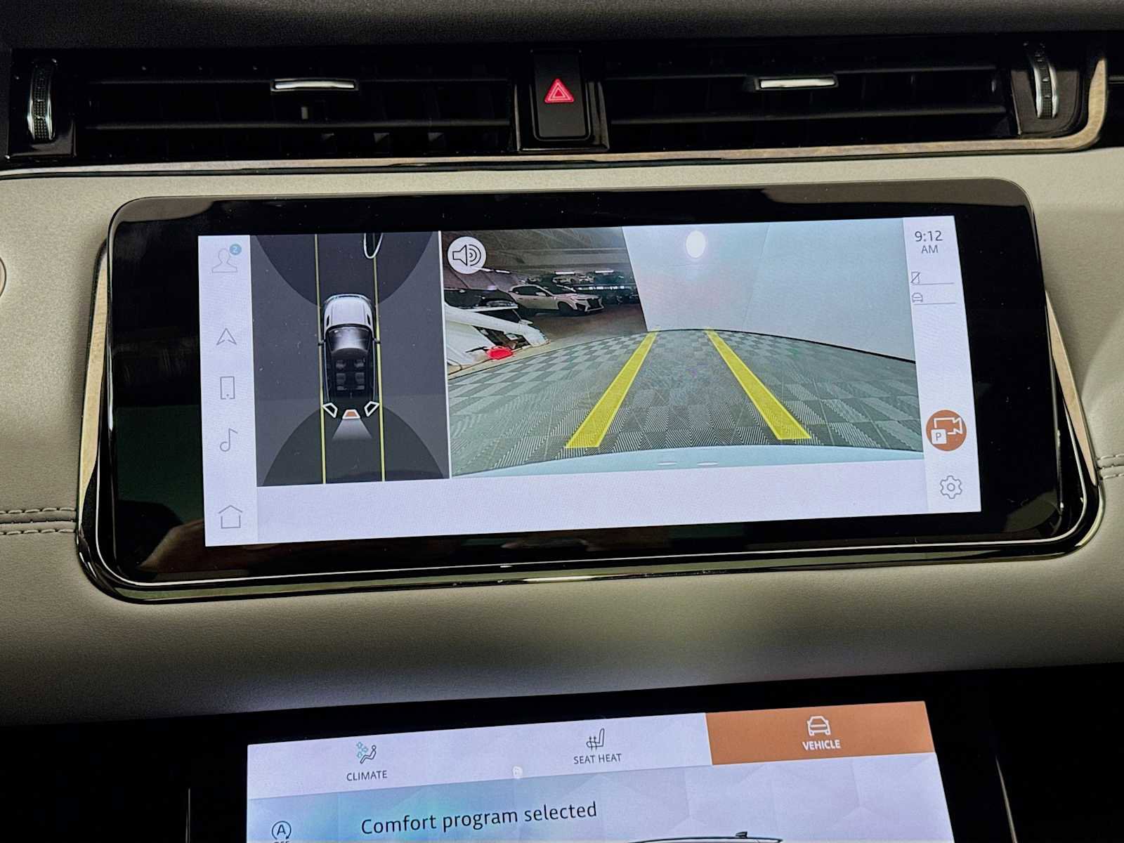 Used 2023 Land Rover Range Rover Evoque R-Dynamic SE image 16