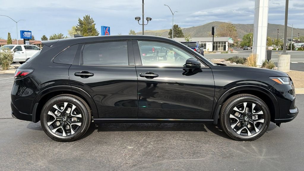 New 2026 Honda HR-V EX-L image 2