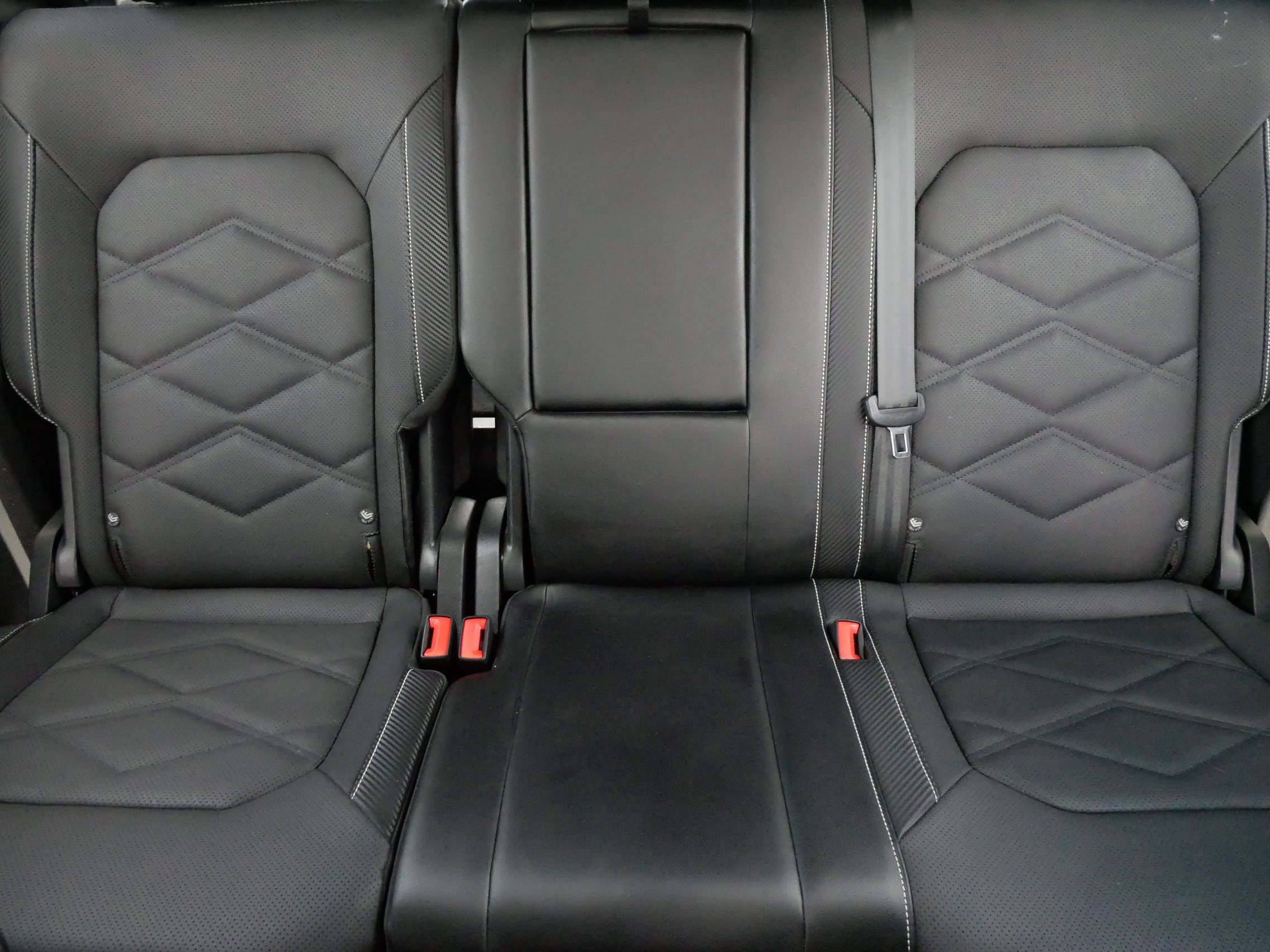 Certified 2024 Volkswagen Atlas Cross Sport SE w/ Panoramic Sunroof Package AWD/4WD image 13