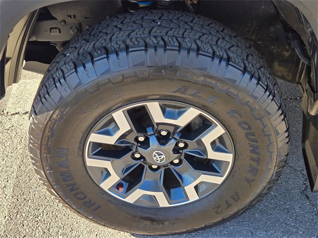 Used 2022 Toyota Tacoma TRD Off-Road w/ Technology Package image 12