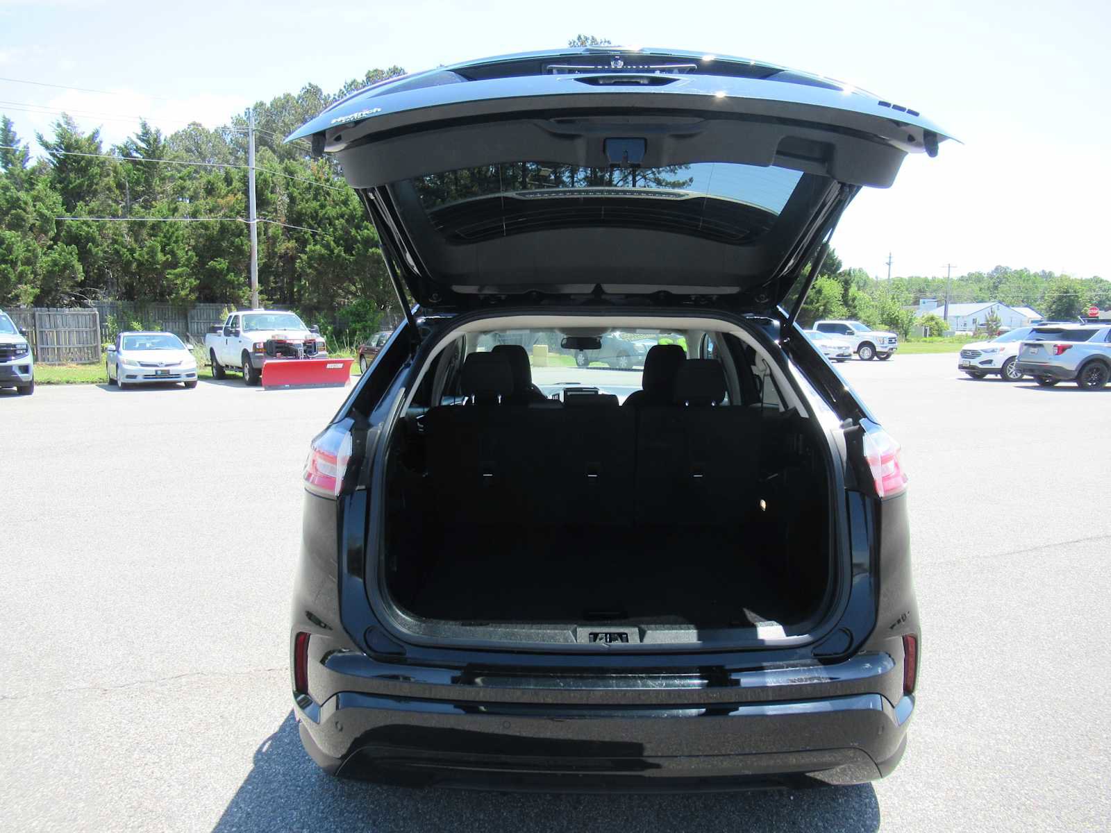 Used 2022 Ford Edge SE w/ Black Appearance Package AWD/4WD image 18