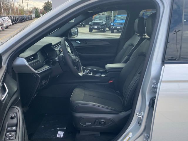 New 2025 Jeep Grand Cherokee L Altitude image 15