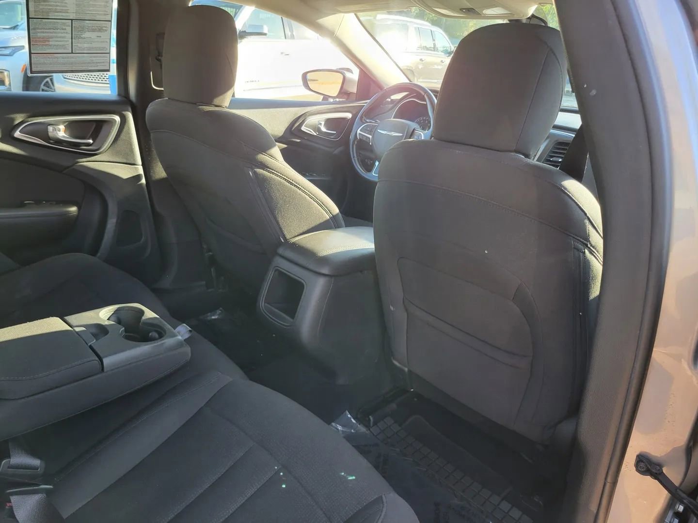 Used 2015 Chrysler 200 Limited w/ Convenience Group image 25