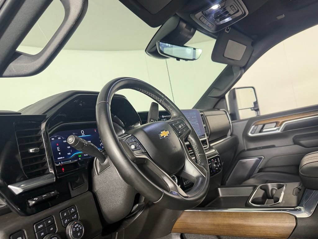 Used 2024 Chevrolet Silverado 3500 High Country w/ Technology Package AWD/4WD image 24