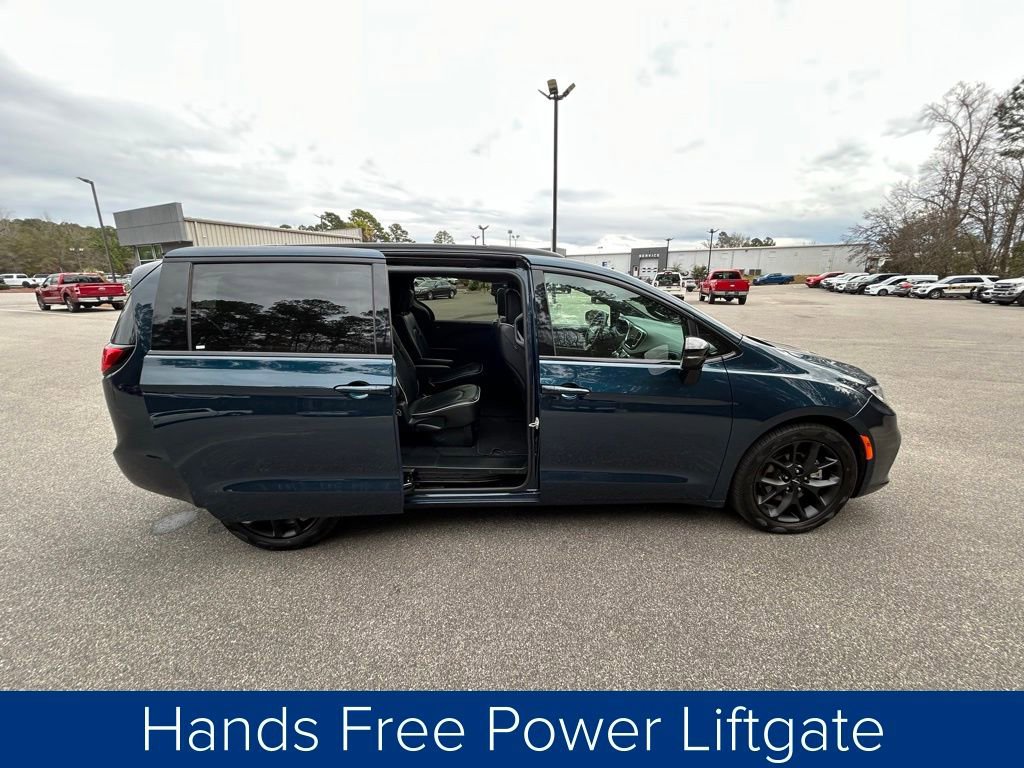 Used 2025 Chrysler Pacifica Limited image 21
