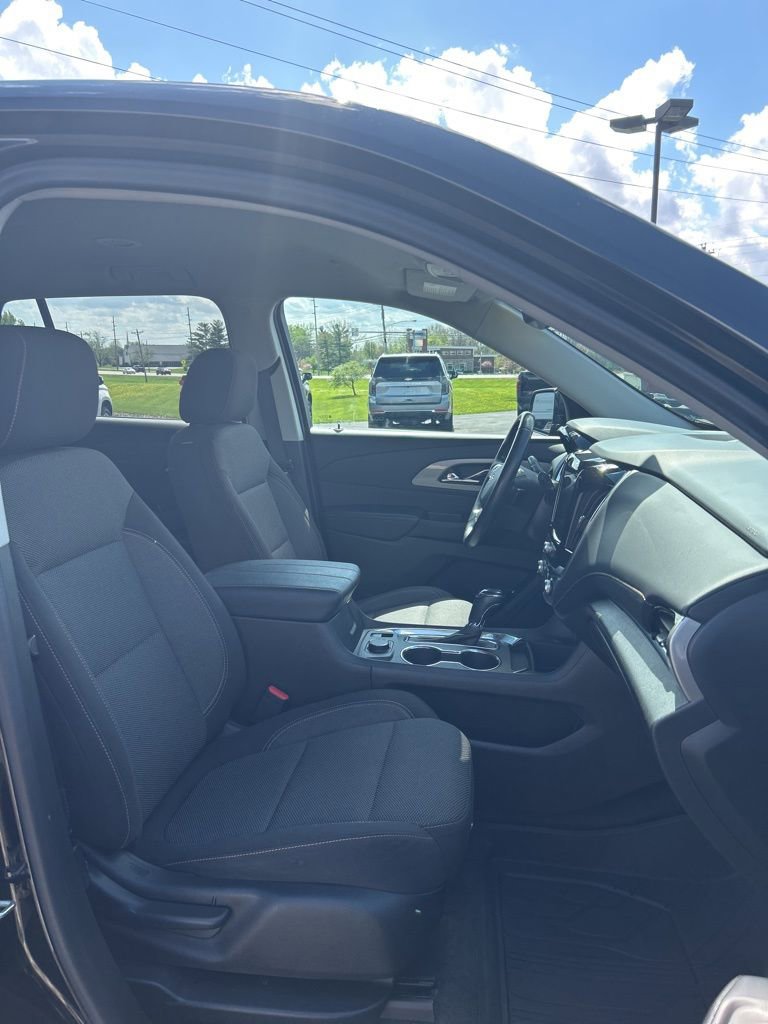 Used 2020 Chevrolet Traverse LT FWD image 60