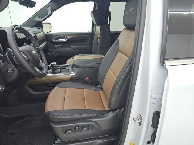New 2026 Chevrolet Silverado 1500 High Country AWD/4WD image 3