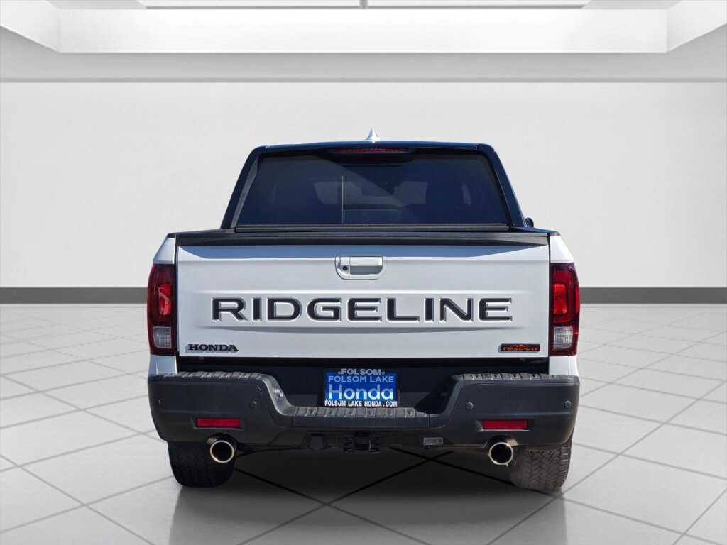 Used 2025 Honda Ridgeline TrailSport image 6