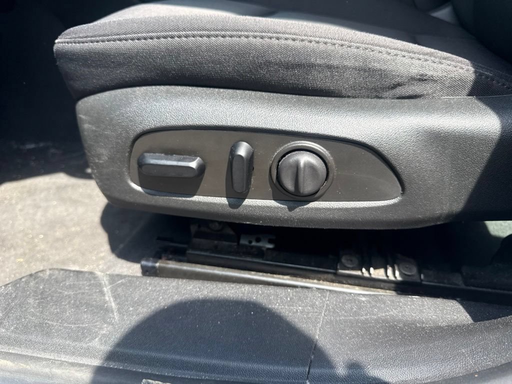 Used 2023 Chevrolet Malibu LT FWD image 28