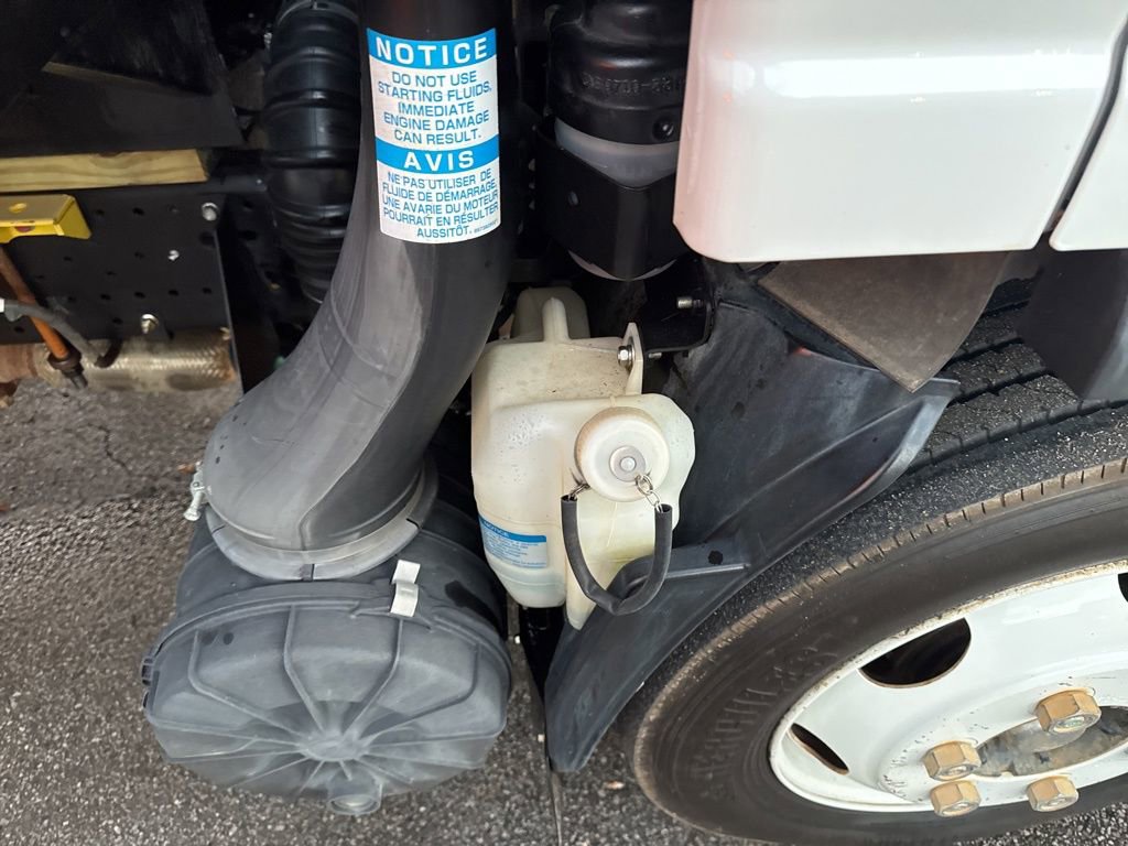 Used 2023 Chevrolet Low Cab Forward 5500XD image 38