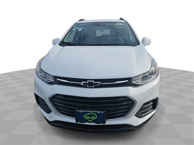 Certified 2022 Chevrolet Trax LT w/ Driver Confidence Package image 1