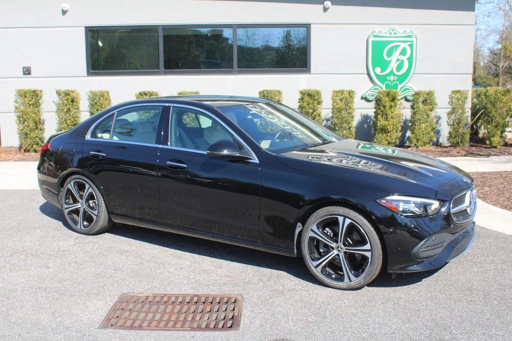 Used 2024 Mercedes-Benz C 300 Sedan image 2